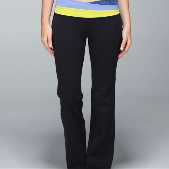 Lululemon Astro Flare Pants
Black / grape / blue tropics - Picture 6 of 7